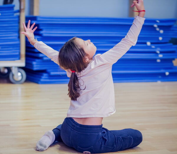 Une image de l‘activité Modern/ Street Jazz: Danser comme dans les clips (pour les 8-11 ans) organisée par Apprends et Rêve, activités pour enfants et ados à Paris