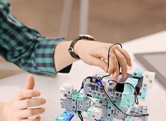 Une image de l‘activité Geek et fan de robotique? Ce stage est pour TOI!!!! organisée par Apprends et Rêve, activités pour enfants et ados à Paris