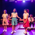 Une image de l‘activité Comédie musicale: Du rêve à la scène … en chantant en anglais organisée par Apprends et Rêve, activités pour enfants et ados à Paris