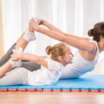 Une image de l‘activité Partner Yoga et Acroyoga : viser l&rsquo;harmonie, ensemble (à l&rsquo;année) 2026-2027 organisée par Apprends et Rêve, activités pour enfants et ados à Paris