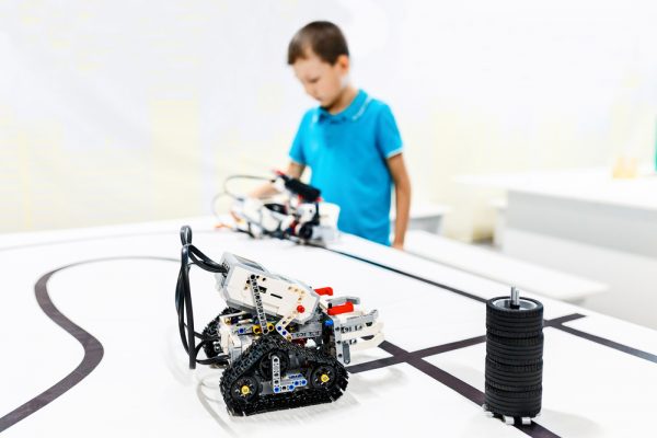 Une image de l‘activité Geek et fan de robotique? Ce stage est pour TOI!!!! organisée par Apprends et Rêve, activités pour enfants et ados à Paris