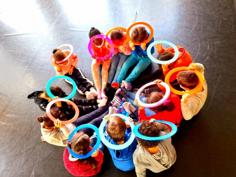 Activité 'Cirque, des défis et des jeux (en été)' par Apprends et Rêve, activités pour enfants et ados à Paris