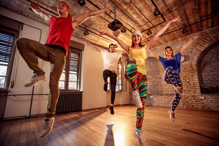 Activité '💃 Danse : Hip Hop/ Modern/ Street jazz/ danse classique pour les 7-9 ans' par Apprends et Rêve, activités pour enfants et ados à Paris