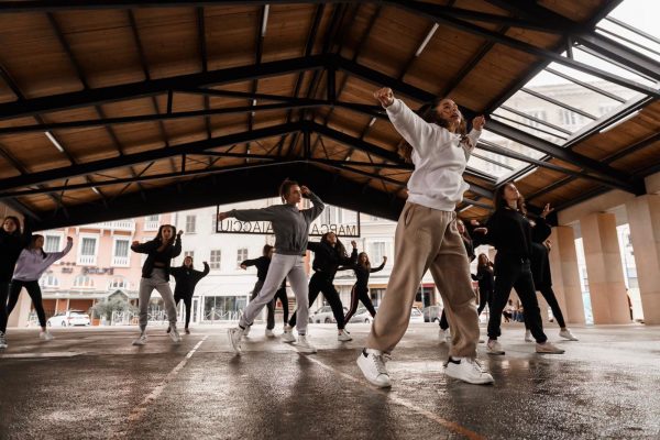 Une image de l‘activité 💃 Danse : Hip Hop/ Modern/ Street jazz/ danse classique pour les 9-12 ans organisée par Apprends et Rêve, activités pour enfants et ados à Paris