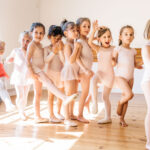 Une image de l‘activité La danse classique se découvre de 4 à 7 ans organisée par Apprends et Rêve, activités pour enfants et ados à Paris
