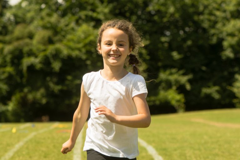 Activité 'À la découverte de l’athlétisme et de la gymnastique (en été)' par Apprends et Rêve, activités pour enfants et ados à Paris