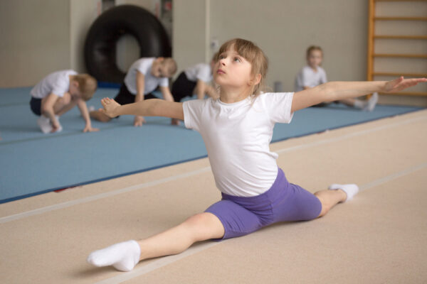 Une image de l‘activité Défier l’apesanteur grâce à la gymnastique organisée par Apprends et Rêve, activités pour enfants et ados à Paris