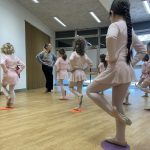 Une image de l‘activité La danse classique se découvre (en été) organisée par Apprends et Rêve, activités pour enfants et ados à Paris