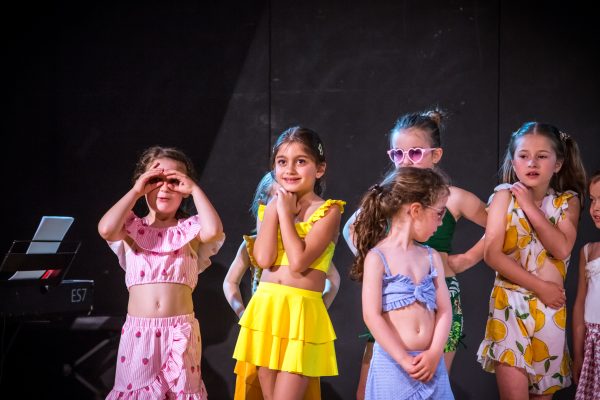 Une image de l‘activité Sport et comédie musicale en anglais : un stage pour se révéler organisée par Apprends et Rêve, activités pour enfants et ados à Paris