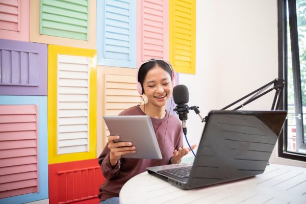 Une image de l‘activité Podcast : deviens journaliste et crée ton émission de radio organisée par Apprends et Rêve, activités pour enfants et ados à Paris