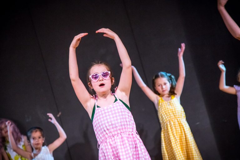 Activité 'Comédie musicale en anglais' par Apprends et Rêve, activités pour enfants et ados à Paris