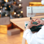 Une image de l‘activité Couture : De quoi briller pour les fêtes organisée par Apprends et Rêve, activités pour enfants et ados à Paris