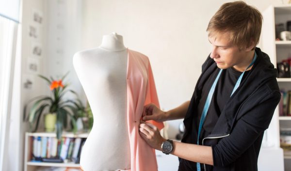 Une image de l‘activité Couture : de quoi s’habiller cet automne ! organisée par Apprends et Rêve, activités pour enfants et ados à Paris