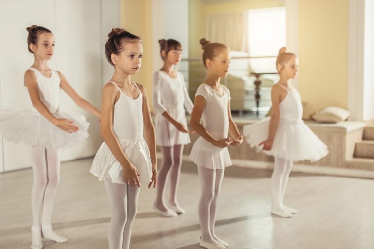 Activité 'La danse classique se découvre (en été)' par Apprends et Rêve, activités pour enfants et ados à Paris