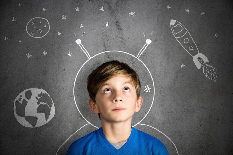 Activité '7-11 ans: La tête dans les étoiles' par Apprends et Rêve, activités pour enfants et ados à Paris