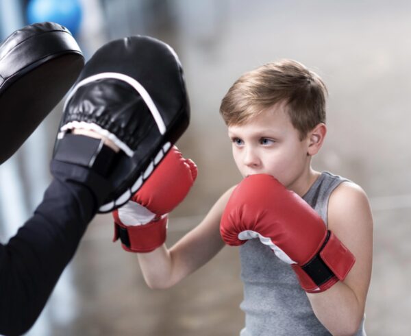 Une image de l‘activité Boxe: aller au combat organisée par Apprends et Rêve, activités pour enfants et ados à Paris