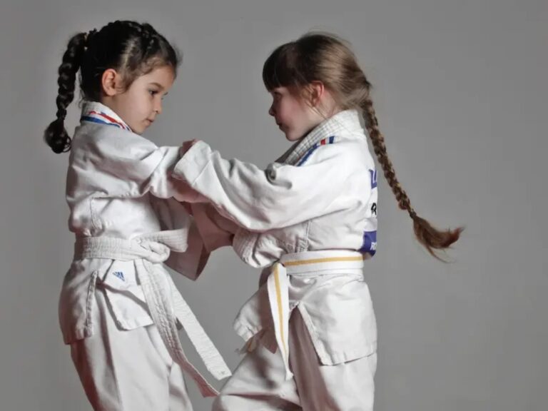 Activité 'Baby judo, pour découvrir coordination et maîtrise' par Apprends et Rêve, activités pour enfants et ados à Paris