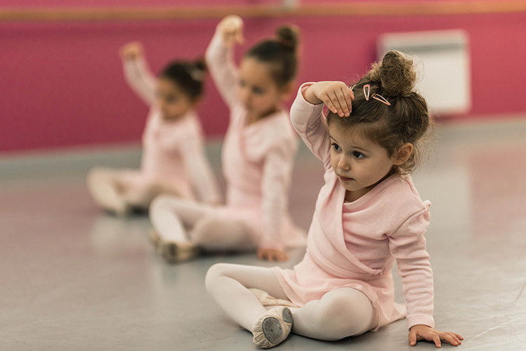 Activité 'La danse classique se découvre dès 3 ans' par Apprends et Rêve, activités pour enfants et ados à Paris