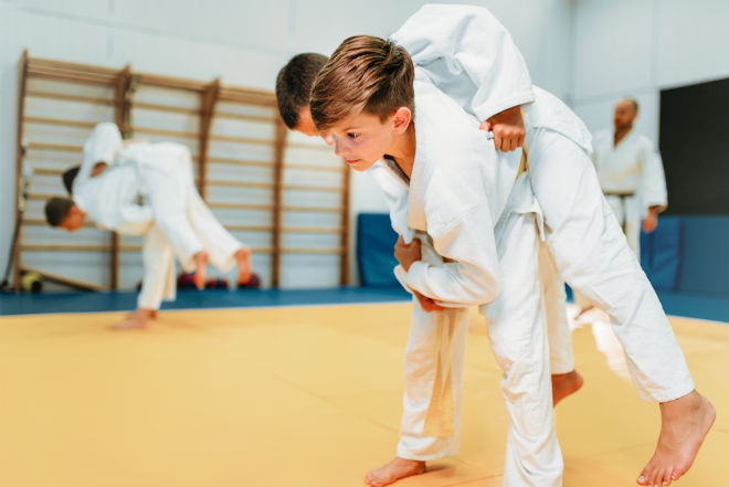Activité 'Le judo, pour apprendre coordination et maîtrise' par Apprends et Rêve, activités pour enfants et ados à Paris