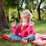 Une image de l‘activité Les Petits Explorateurs des Arts : musique, théâtre et yoga organisée par Apprends et Rêve, activités pour enfants et ados à Paris