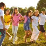 Une image de l‘activité 7-9 ans – Journée multi activités : dessin OU multisports + échecs OU athlétisme + Broderie OU Botanique + Musique & Chant OU Théâtre organisée par Apprends et Rêve, activités pour enfants et ados à Paris