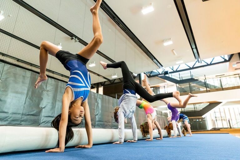 Activité 'Gym au sol : entre acrobatie et gymnastique 2026-2027' par Apprends et Rêve, activités pour enfants et ados à Paris