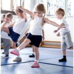 Une image de l‘activité 3-5 ans – Matinée multi-activités: gym + éveil musical organisée par Apprends et Rêve, activités pour enfants et ados à Paris