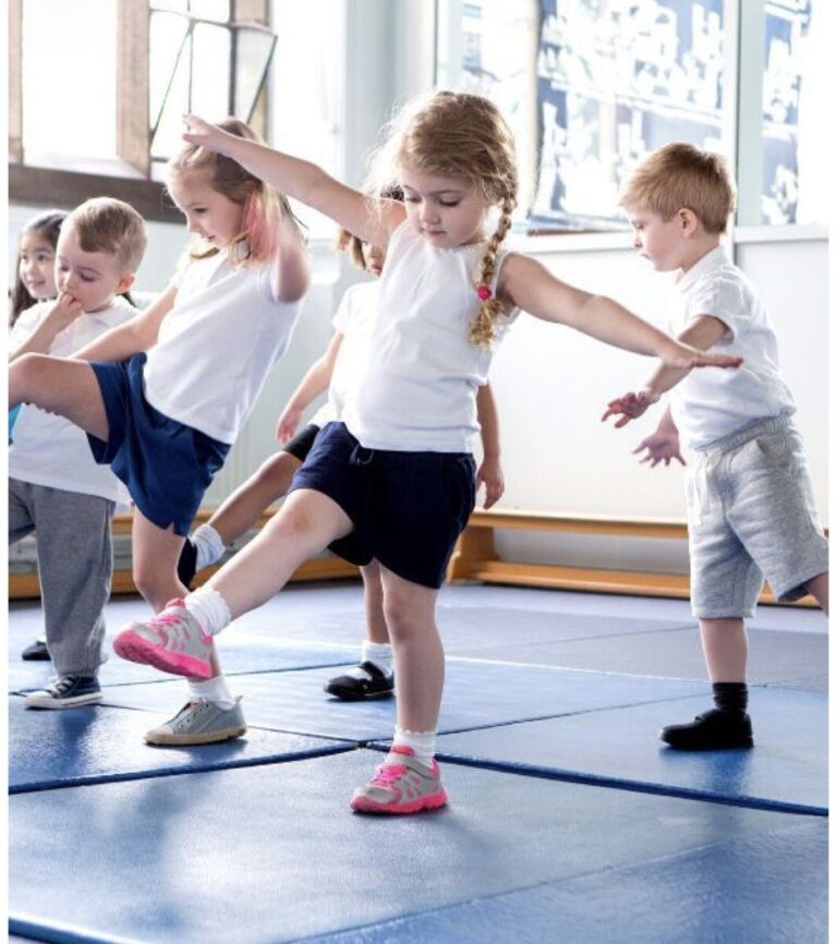 Activité '3-5 ans – Matinée multi-activités: gym + éveil musical' par Apprends et Rêve, activités pour enfants et ados à Paris