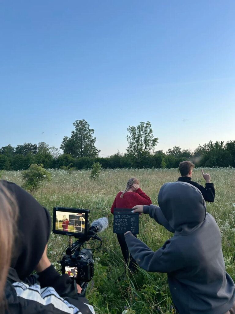 Activité '🎬 Cinéma pour les 7-11 ans' par Apprends et Rêve, activités pour enfants et ados à Paris