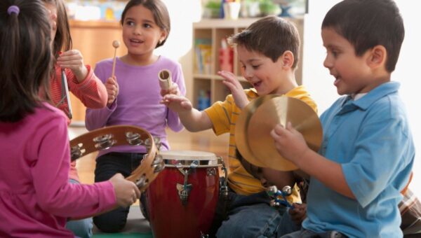Une image de l‘activité Musique & Chant pour les 5-7 ans organisée par Apprends et Rêve, activités pour enfants et ados à Paris