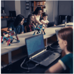 Une image de l‘activité 🤖 crée ton app, découvre l&rsquo;IA ou fais fonctionne un robot organisée par Apprends et Rêve, activités pour enfants et ados à Paris