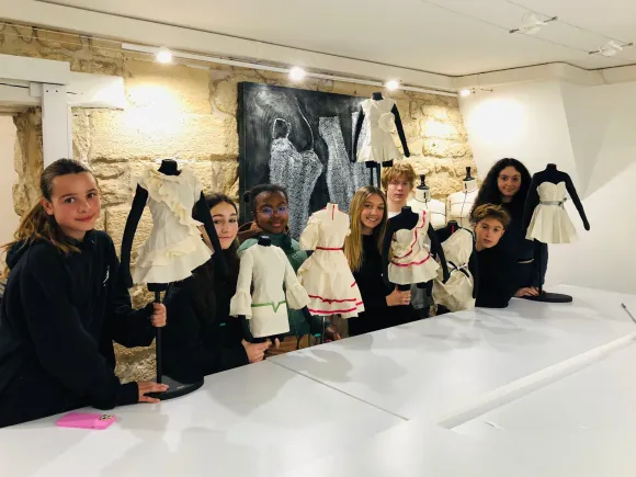 Une image de l‘activité 👗 Stylisme & création : imagine, dessine et réalise ton vêtement organisée par Apprends et Rêve, activités pour enfants et ados à Paris