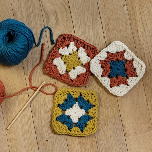 Une image de l‘activité 🧶 Customisation & crochet : crée tes accessoires organisée par Apprends et Rêve, activités pour enfants et ados à Paris