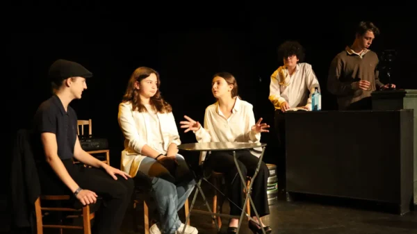 Une image de l‘activité Théâtre & Cinéma: Rêver le réel ! organisée par Apprends et Rêve, activités pour enfants et ados à Paris