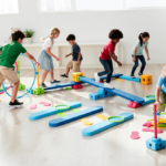 Une image de l‘activité Motricité: se jouer des obstacles pour devenir un ou une vrai(e) petit(e) gymnaste organisée par Apprends et Rêve, activités pour enfants et ados à Paris